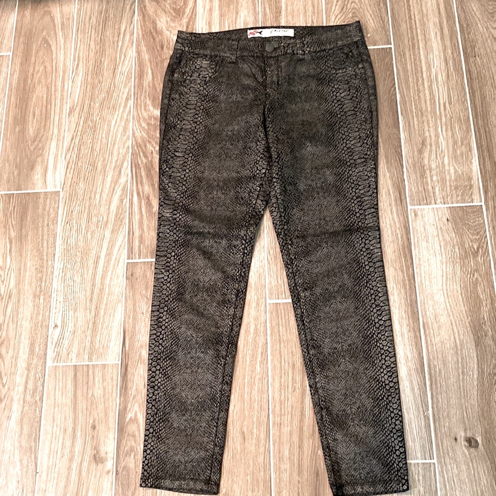 NWT JULIET LOWRISE JEGNG elastic skinny pants Size 10